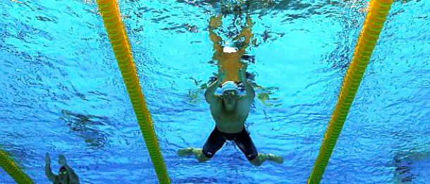 foto articulo cloracion en piscina publica